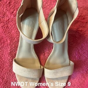 Women's Tan Heeled Sandals NWOT